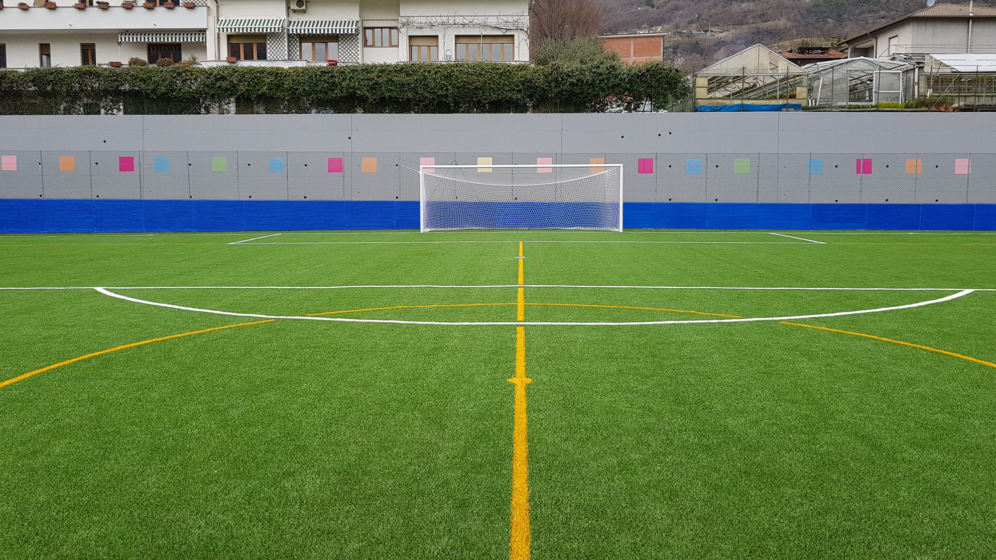 STADIONSICHERHEIT - Schutzlösungen für Stadien und Fußballplätze