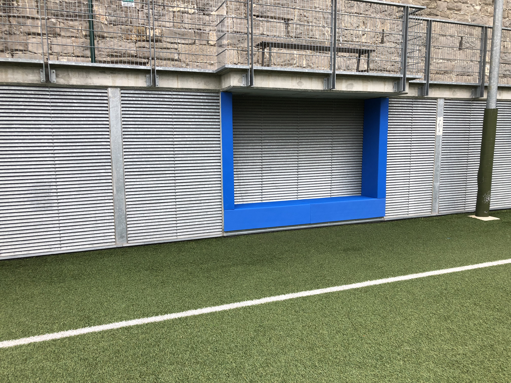 STADIONSICHERHEIT - Schutzlösungen für Stadien und Fußballplätze