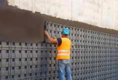 So schützt du deine Kellerwand dauerhaft vor Feuchtigkeit, nachhaltige Schutzsysteme für den Hausbau entdecken,