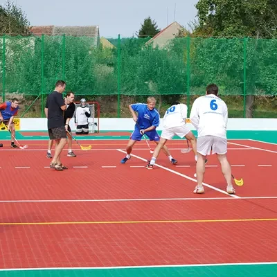 Den passenden Sportboden für Floorball und Unihockey finden