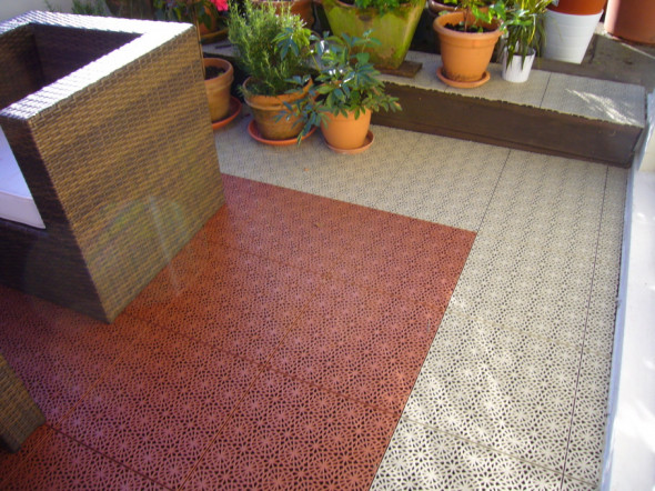 Balkon Bodenfliesen in Top-Qualität finden Sie bei uns! Wir bieten Ihnen eine große Auswahl an verschiedenen Klickfliesen für Ihren Balkon, die alle wetterfest sind.